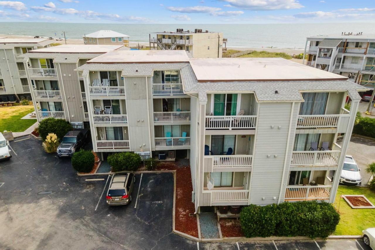 Bright Carolina Beach Condo - Walk To Shore! Exterior photo
