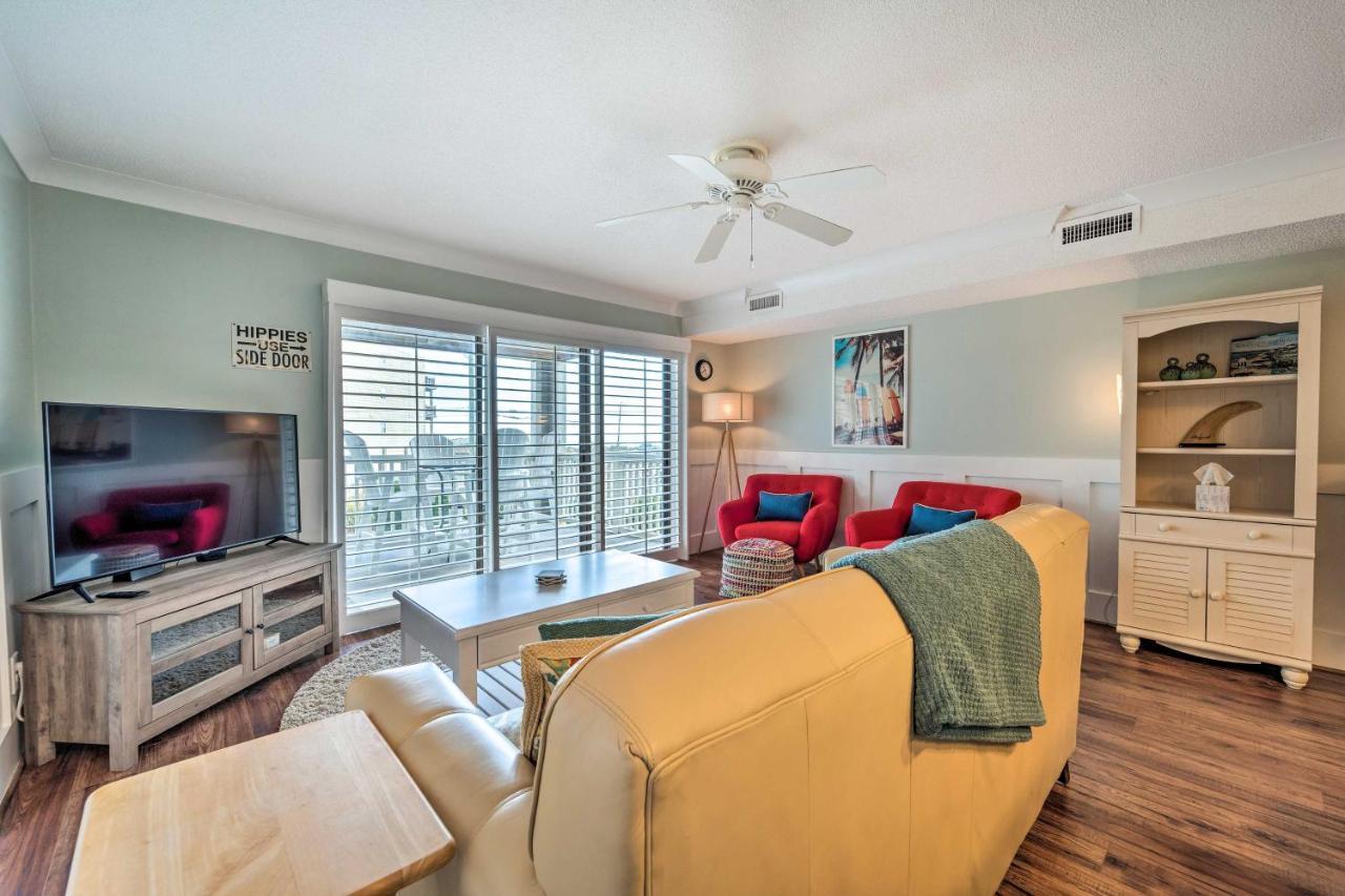 Bright Carolina Beach Condo - Walk To Shore! Exterior photo