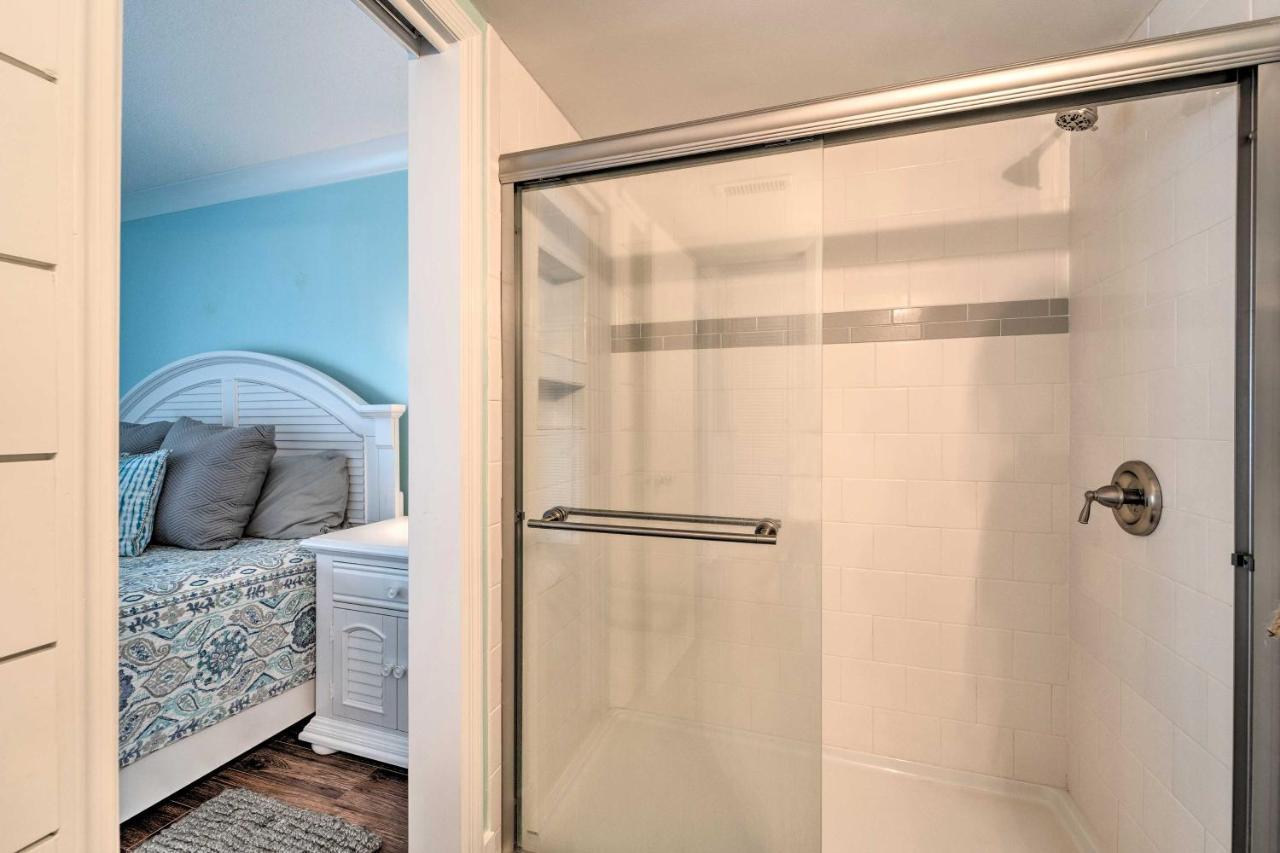 Bright Carolina Beach Condo - Walk To Shore! Exterior photo