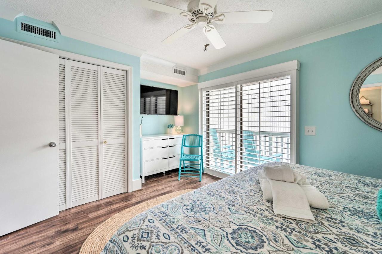 Bright Carolina Beach Condo - Walk To Shore! Exterior photo