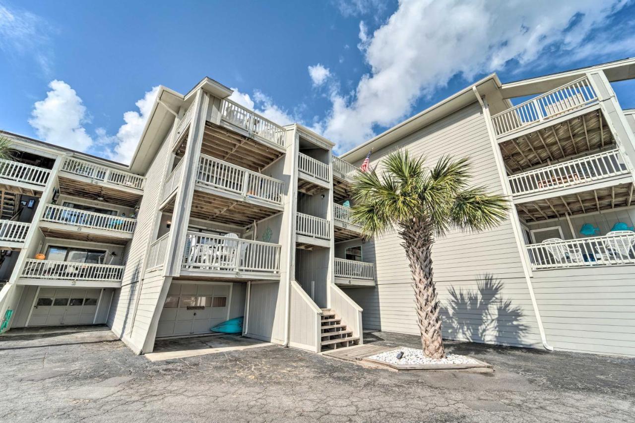 Bright Carolina Beach Condo - Walk To Shore! Exterior photo